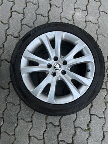 5x112 - 225/45 R17 - Originál Škoda ALU disky - letné pneu - 4