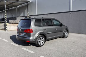 Volkswagen Touran Cross 2.0TDI 125kW DSG6 7 miestny 11/2011 - 4