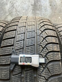 Zimne Pneu Pirelli 245/40 R19 98V Dot:2021 RUNFLAT - 4