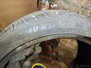 225/40r18 - 4