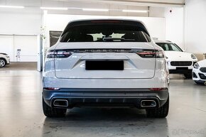 Porsche Cayenne - 4