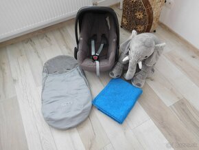 Maxi-Cosi Pebble Pro i-Size aut Essential Graphite Do 13 kg - 4