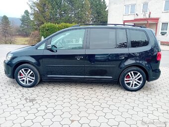 VOLKSWAGEN TOURAN 1.6TDI - BMT - BI XENÓN, NAVI + KAMERA - 4