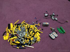 LEGO TECHNIC 42030 VOLVO L350F - 4