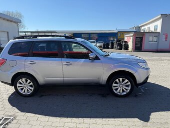 SUBARU FORESTER 2.0i - 4