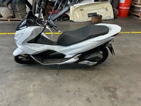 Honda PCX - 4