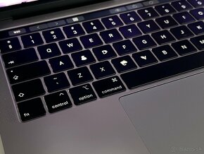 MacBook Pro 13-palcový (2019) 16GB / 256GB Silver Nová Bater - 4