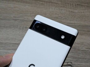 PREDÁM GOOGLE PIXEL 6a | Čierny+dbrand biely skin - 4