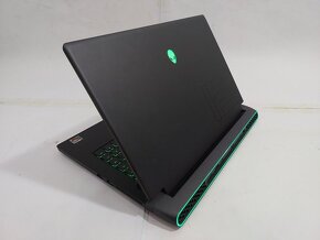 DELL Alienware M15: Ryzen 9 5900HX,32GB,2TB SSD,3070 - 4