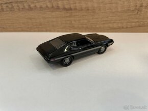 1:64 1972 Ford Gran Torino Sport (Johnny Lightning) - 4