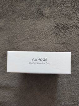 Air pods 3 - 4