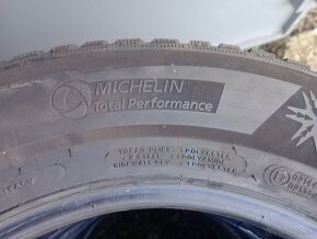 zimné pneumatiky 215/65r17- 2ks Michelin. - 4