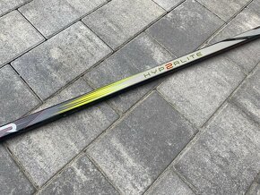 Shaft / palica z kompizitky Bauer Vapor Hyperlite 2 - 4