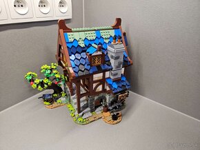 LEGO IDEAS 21325 Medieval Blacksmith - 4