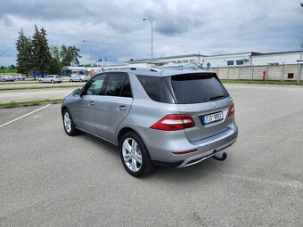 MB ML350 190kW 4x4 r. 2012 najeto 185.000km Tažné 3500kg - 4