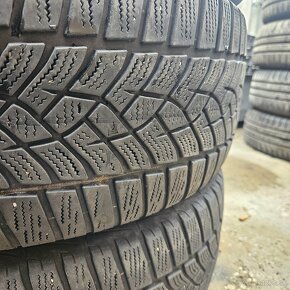 215/55 r17 Good year - 4