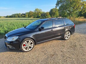 Škoda Octavia Combi 2.0 TDI RS Dsg - 4