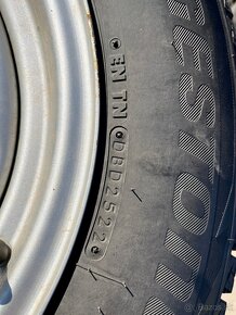 predám bridgestone blizzak dm v2  195/80 R15 - 4