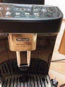 Predám kávovar Delonghi magnifice evo - 4