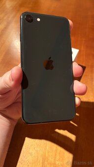 predám iPhone SE2020 64gb Black - 4