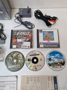 PlayStation 1 v krabici + 2 ovládače a hry - 4