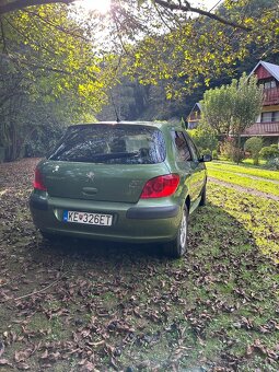 Predám Peugeot 307 benzín 65kw 2006 - 4