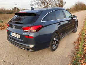 Hyundai i30 CW 1.5 i Family - 4