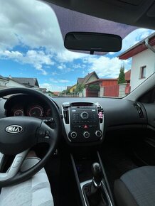 Kia Ceed - 4