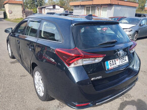 Toyota auris 1,4 d4d 2/2017 poškozený bok - 4