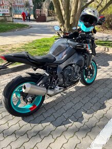 Yamaha mt10 2023 - 4