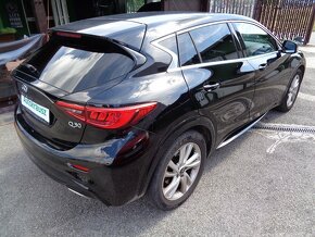 Infiniti   Q30 1.5 - 4