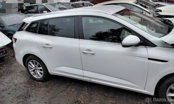 Renault Megane Grandtour 1.3 2018 predám BOČNÉ DVERE, ZADNE - 4