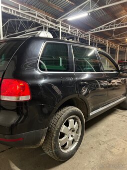 Predám náhradné diely na Volkswagen Touareg 3.0tdi - 4