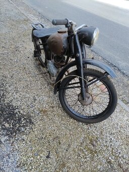 Starý motocykel - Čz 125t - 4