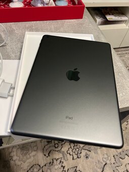 Predám Apple IPAD2020 128GB WI-FI space gray a Apple pencil - 4