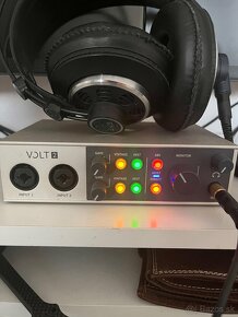 Universal audio volt 2 a AKG K 250 MkII - 4