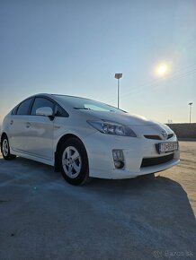 Toyota Prius - 4