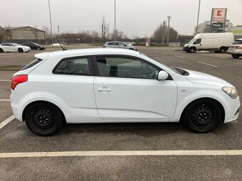 Kia Ceed (3 dverová), 2011, diesel, 208684 km - 4