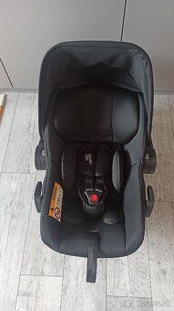 Britax Römer + základňa ISOFIX + ľahký fusak - 4