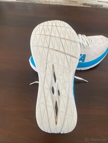 Hoka one one carbon X - 4