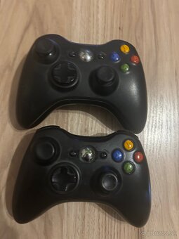 XBOX 360- 2x controller+ hry - 4