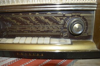 predam krasne starozitne gramoradio PHILIPS - 4