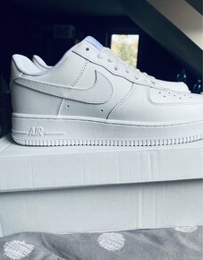 Nove tenisky NIKE AIR FORCE 1'07 white original Vel-44 -koža - 4