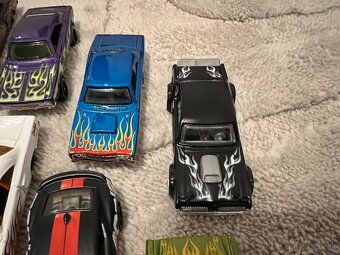 Hot wheels - 4