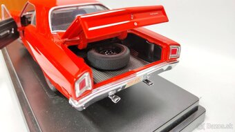 Supercar Collectibles - 1969 1/2 Plymouth Roadrunner 1:18 - 4