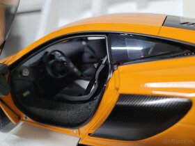 Model 1:18 McLaren 675 LT  Autoart  Orange - 4