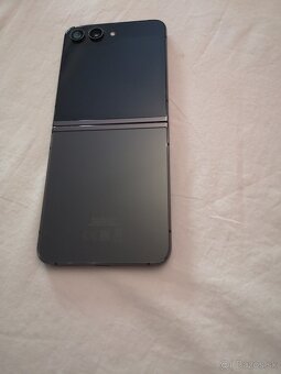 Samsung Galaxy Z Flip5 256gb cena 470€ - 4