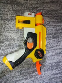 Zbran Nerf s laserovym zameriavacom - 4