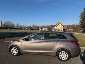 Hyundai i30 1.6crdi 94 kw - 4