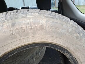 Pneu continental 205/70r15 - 4